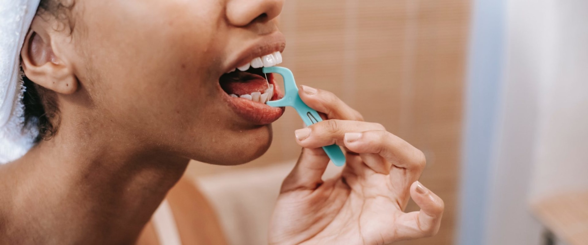 Flossing Methods: A Comprehensive Guide to Oral Health Maintenance